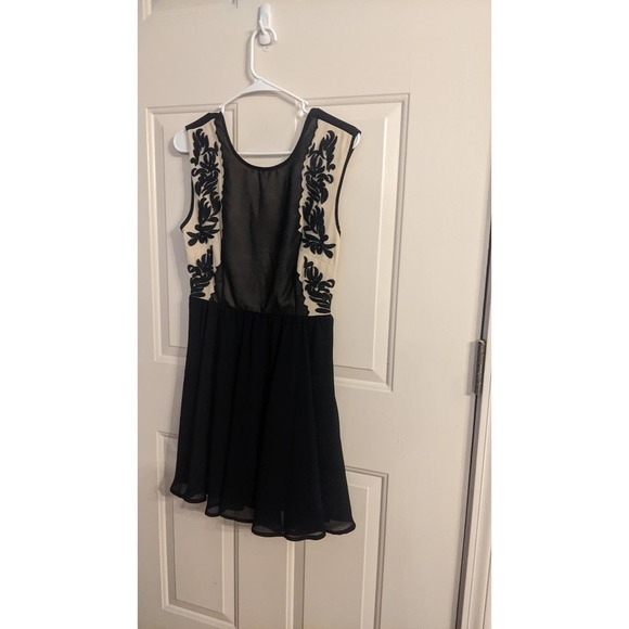 Pins & Needles Dresses & Skirts - Pins and Needles Black & Cream Cocktail Dress Size 6